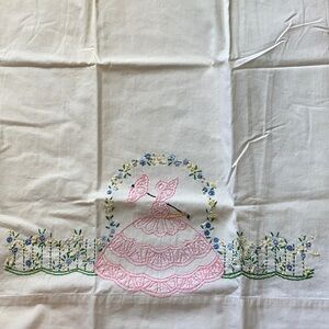 Vintage Embroidered Southern Belle Pillowcases Set of 2.